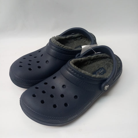 Slip on Shoes by Crocs    Size 7