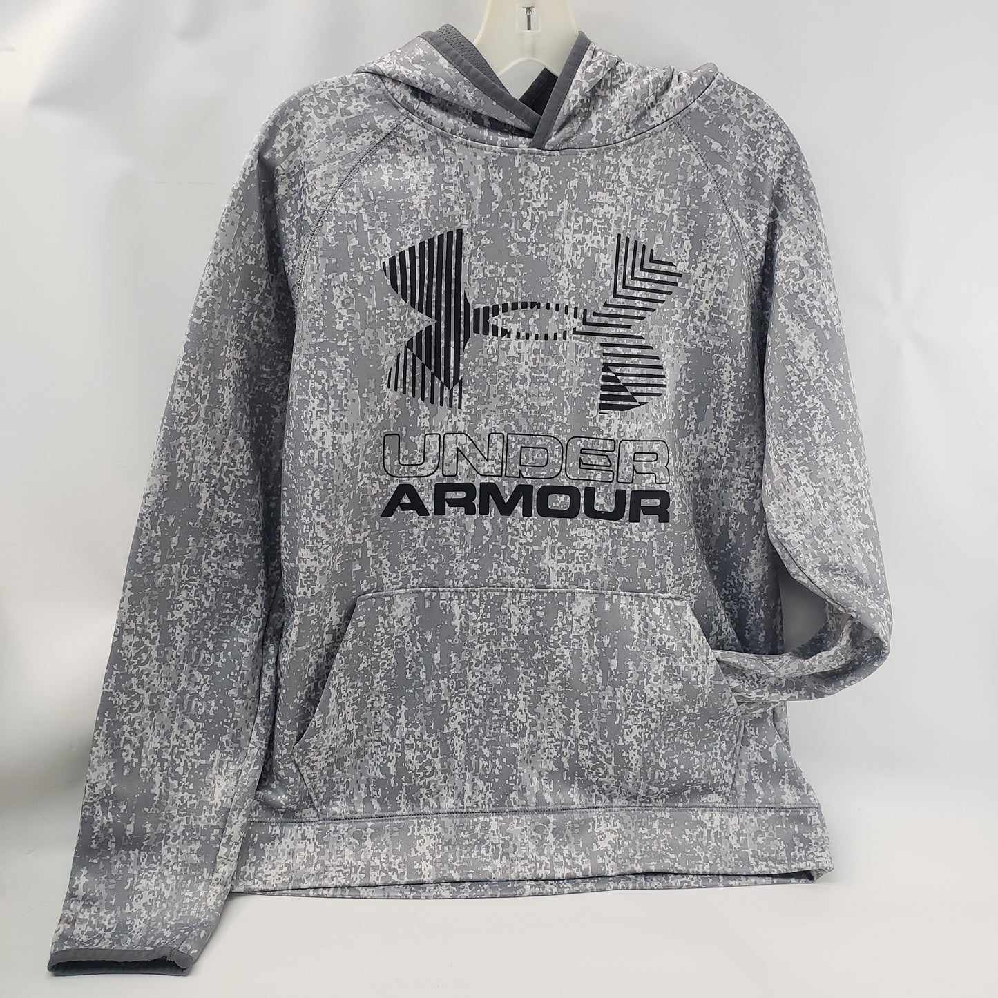 Long Sleeve Hoodie by Under Armour Size 10-12