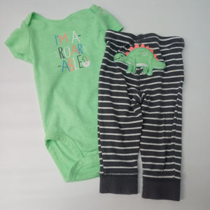 Short Sleeve 2pc Outfit by Carters    Size 6m