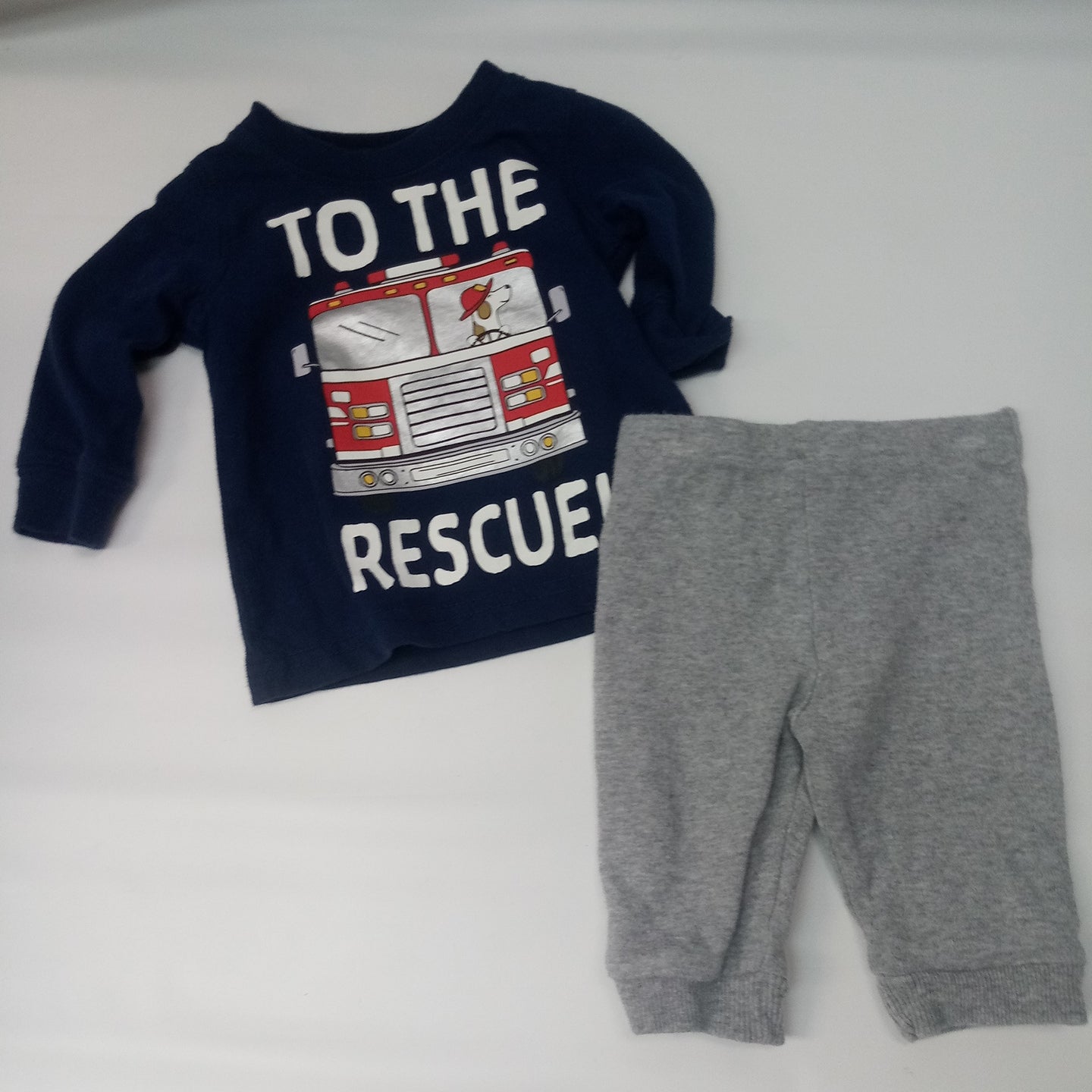 Long Sleeve 2pc Outfit by Carters    Size 3m