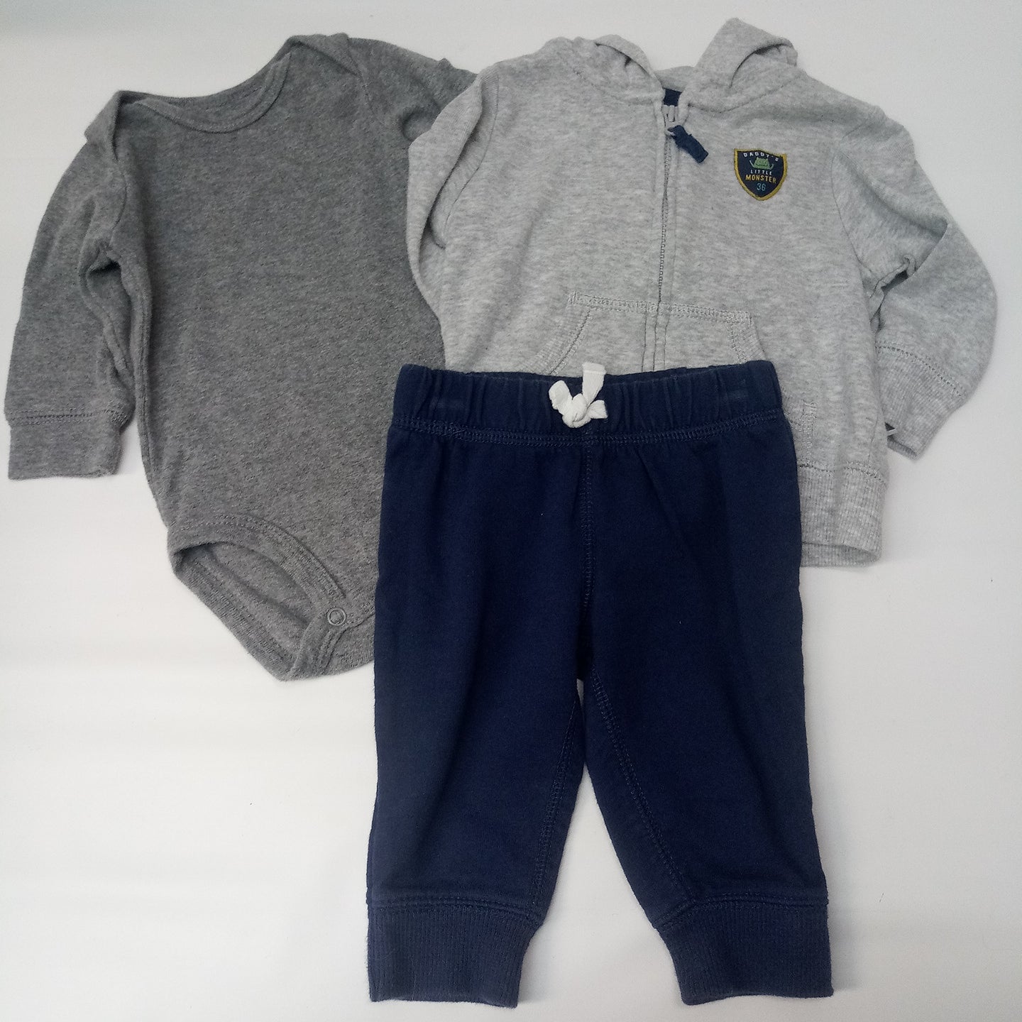 Long Sleeve 3pc Outfit by Carters    Size 3m