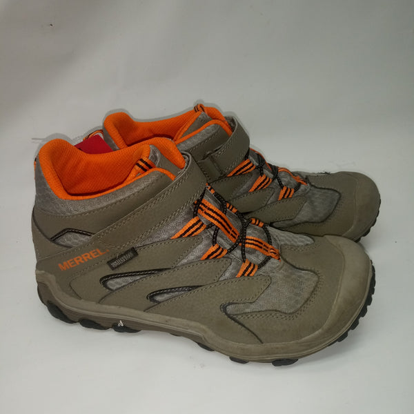 Boot's by Merrell   Size 4-5