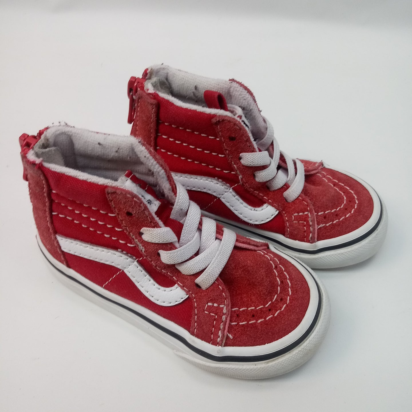 Shoes by Vans   Size 5.5