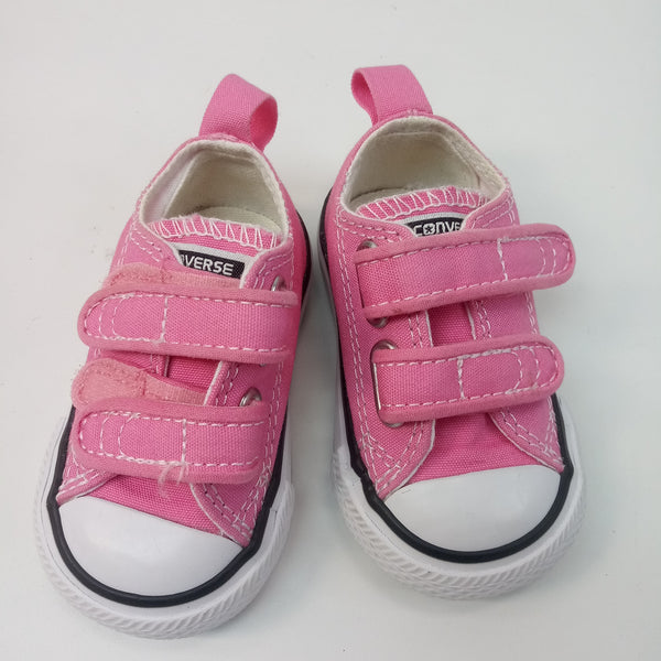 Shoes by Converse    Size 2