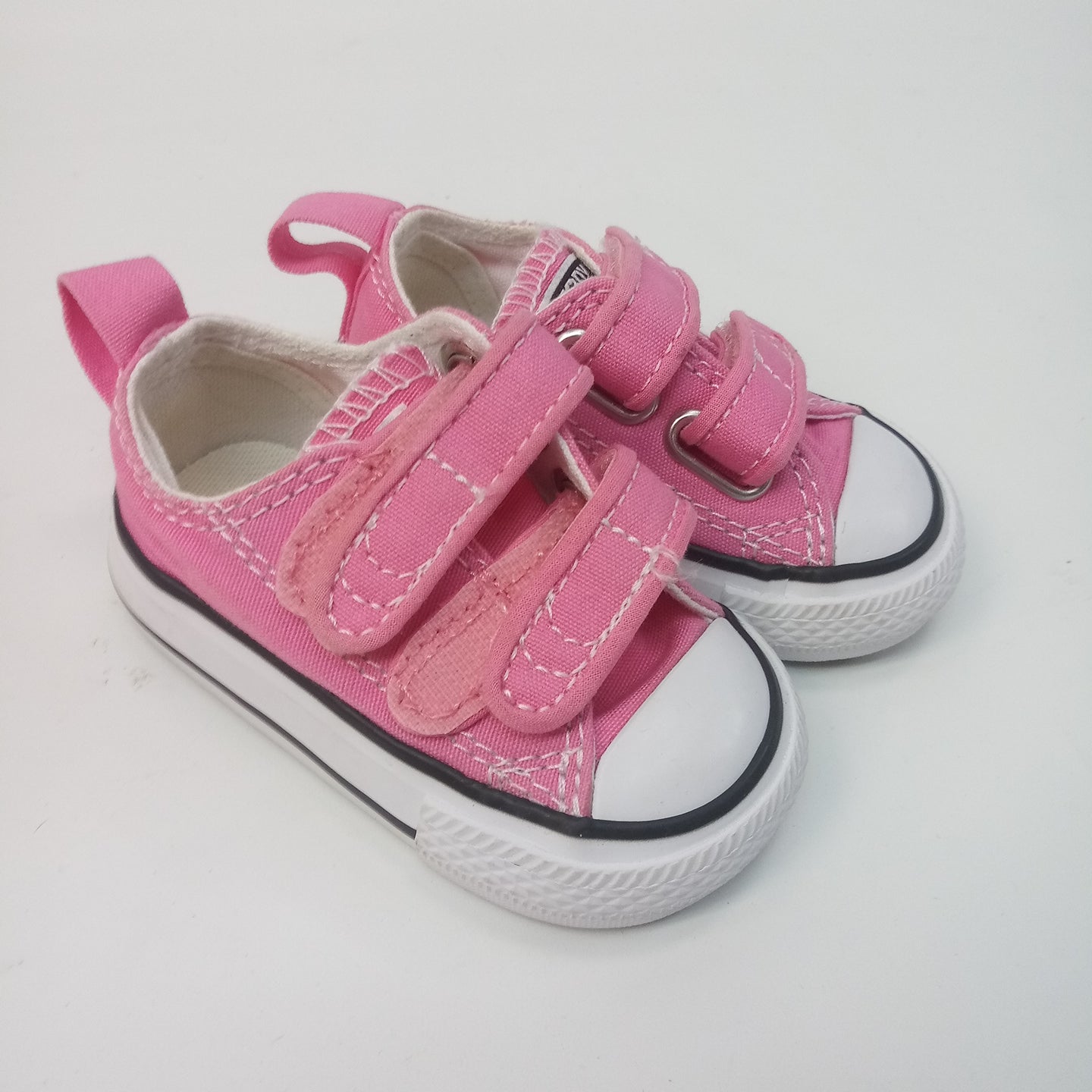 Shoes by Converse    Size 2