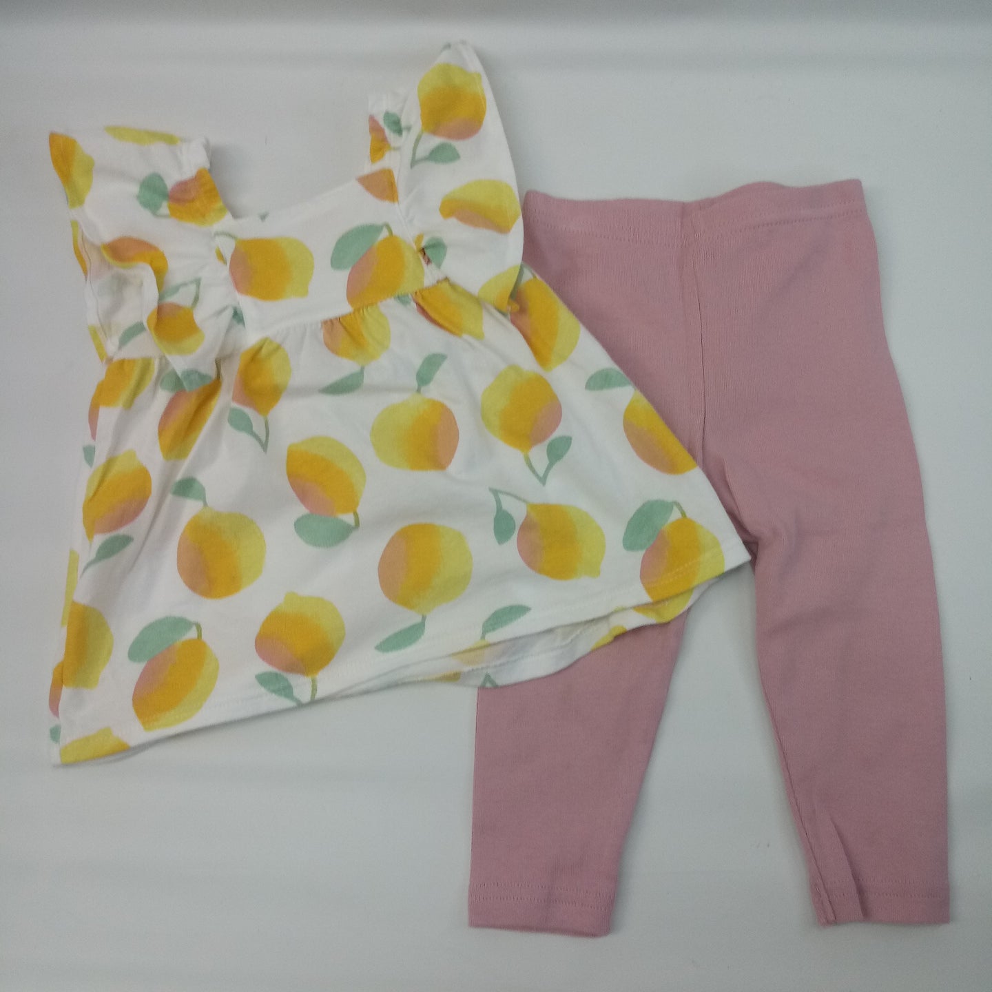 Short Sleeve 2pc Outfit by Carters    Size 12m