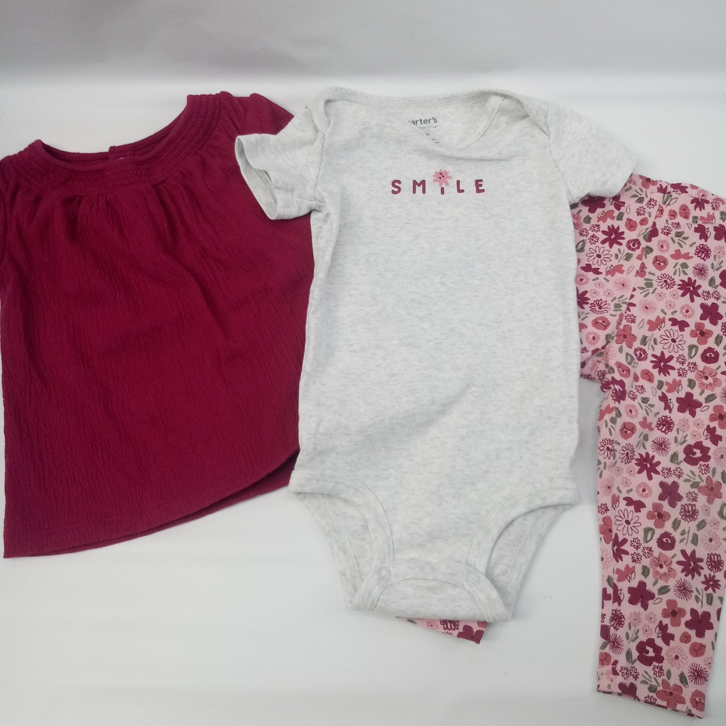 Short Sleeve 3pc Outfit by Carters     Size 18m