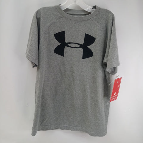 Short Sleeve Shirt by Under Armour   Size 5-6