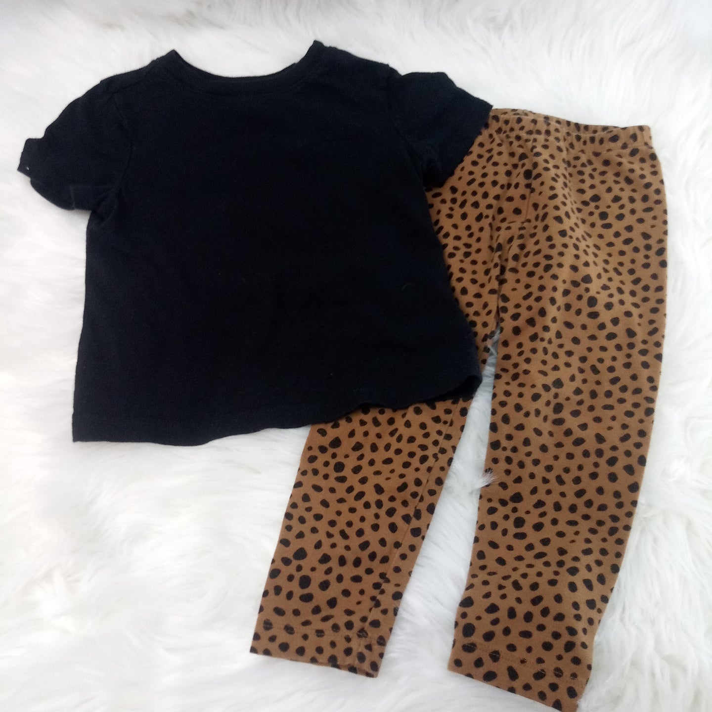 Short Sleeve 2pc Outfit by Old Navy    Size 2T